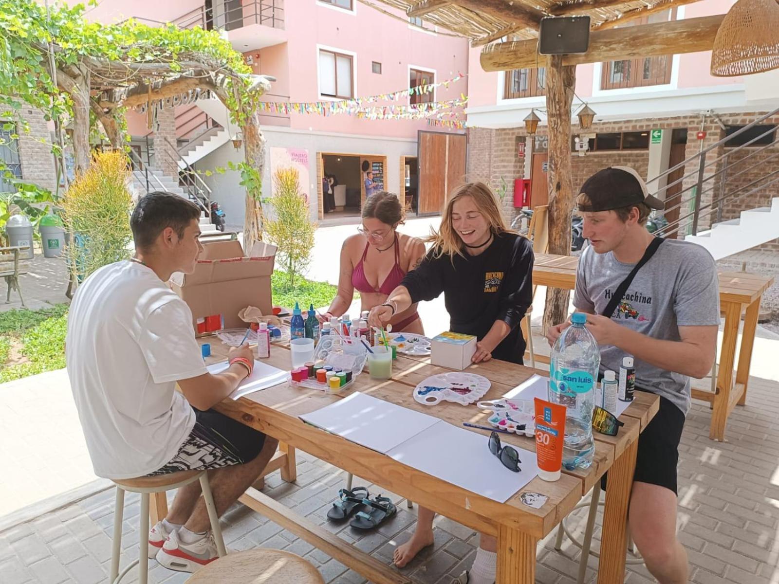 Hotel Viajero Huacachina *